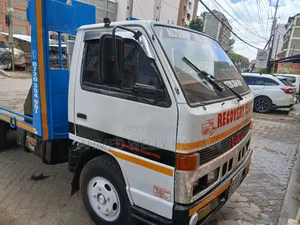 Isuzu NKR 3.3 Flatbed