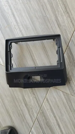 Radio Console/Frame Fascia Isuzu Dmax 2012-2016