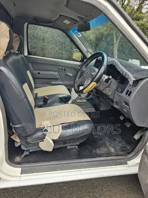 Nissan Hardbody 2015 White