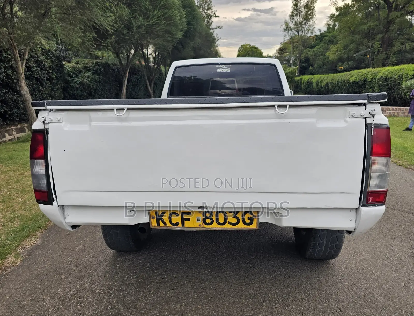 Nissan Hardbody 2015 White