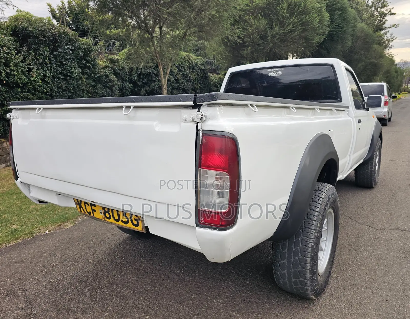 Nissan Hardbody 2015 White