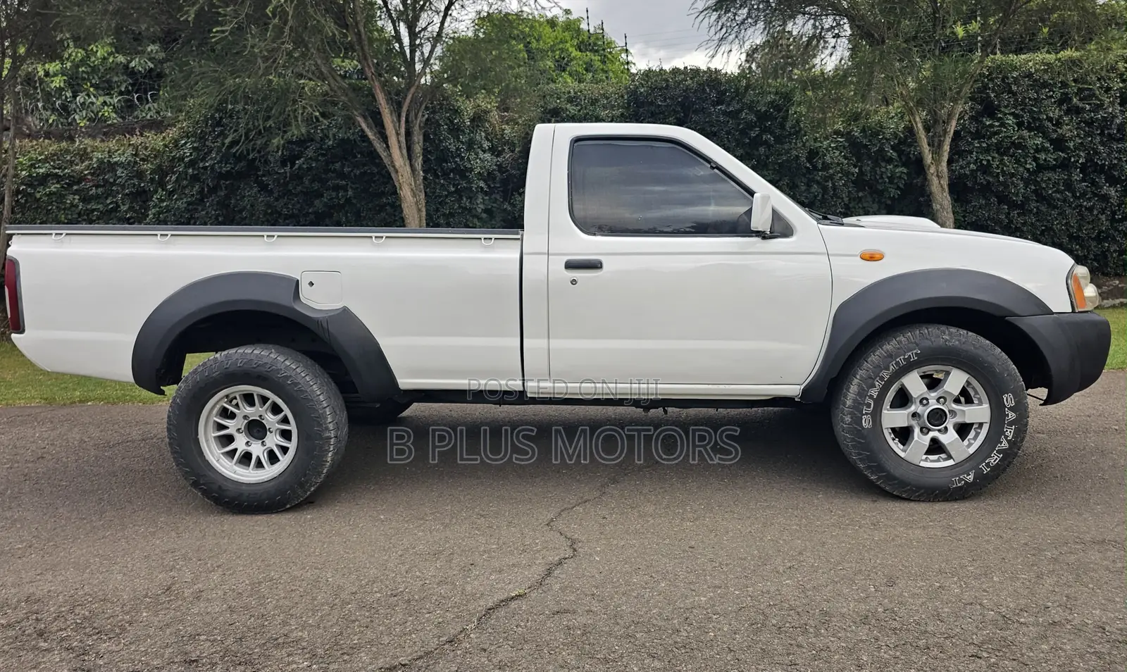 Nissan Hardbody 2015 White