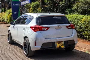 Toyota Auris 2012 White