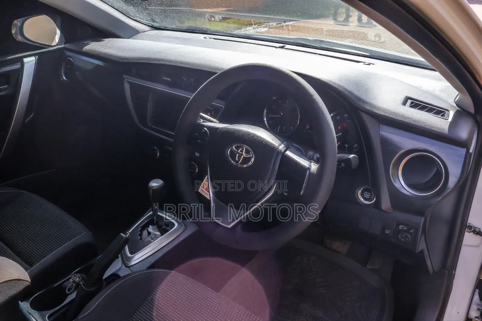 Toyota Auris 2012 White