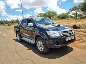Toyota Hilux 2010 Black