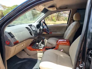 Toyota Hilux 2010 Black