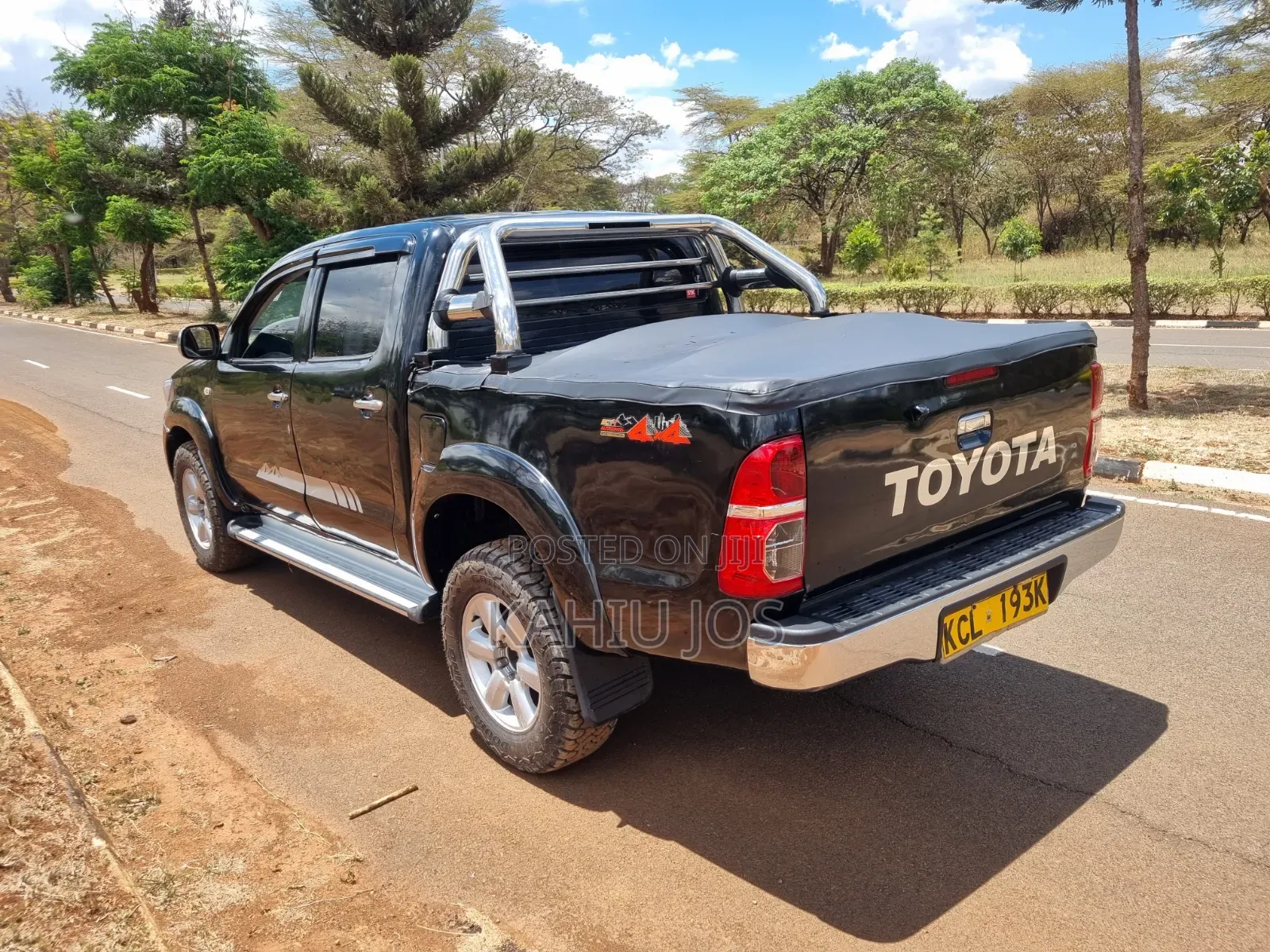 Toyota Hilux 2010 Black