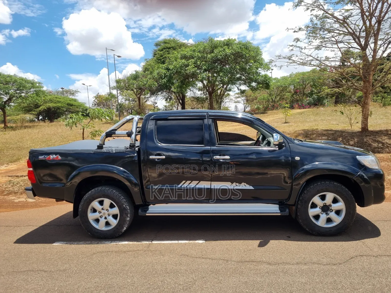 Toyota Hilux 2010 Black