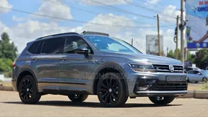 Volkswagen Tiguan 2.0T SE R-Line Black 2021 Gray