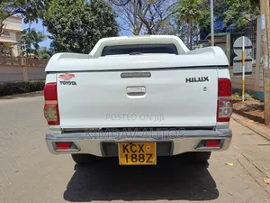 Toyota Hilux 2015 White