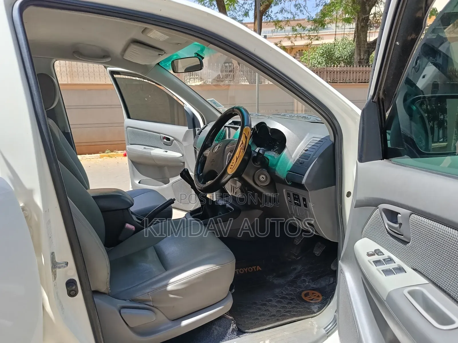 Toyota Hilux 2015 White