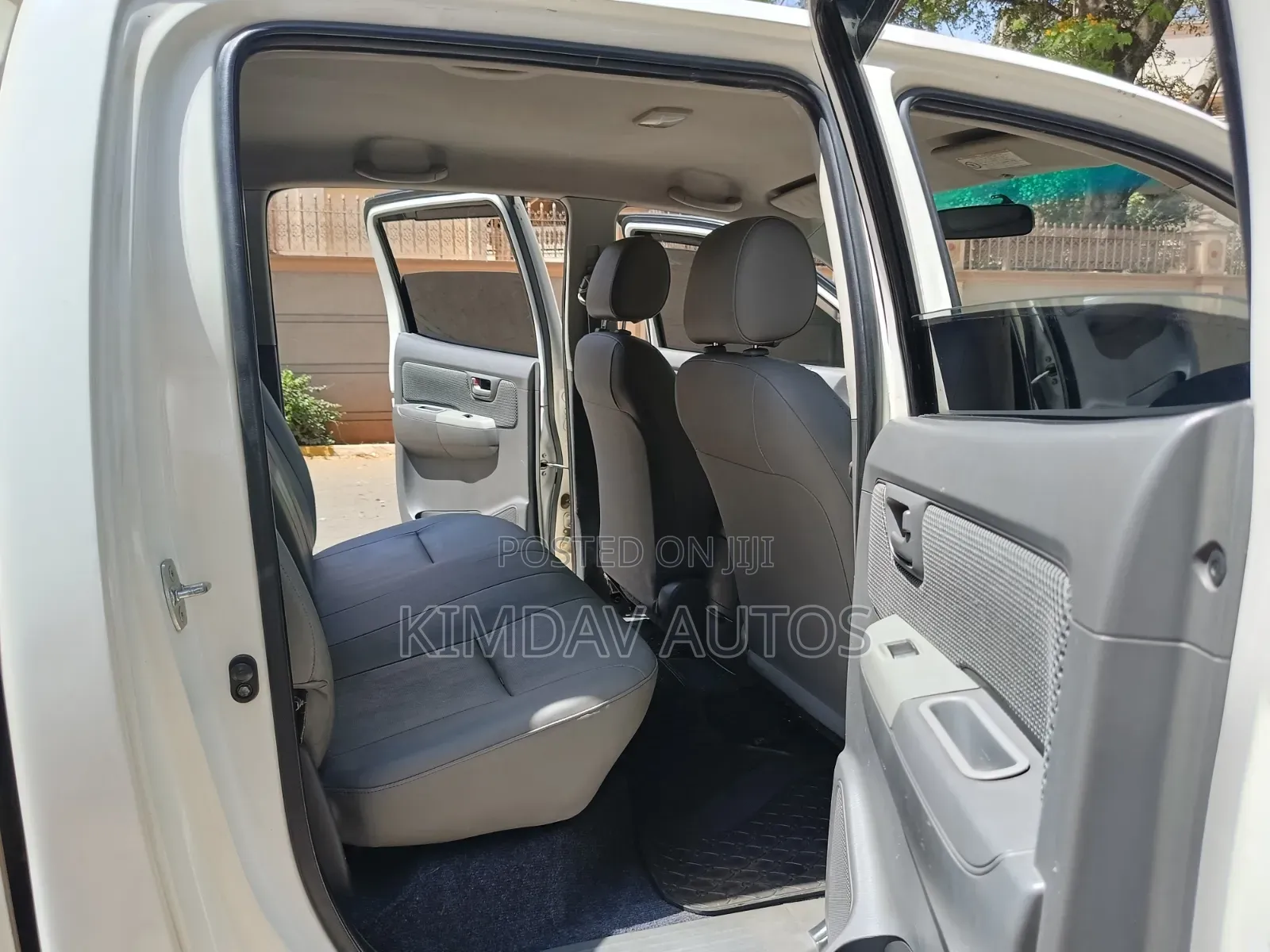 Toyota Hilux 2015 White