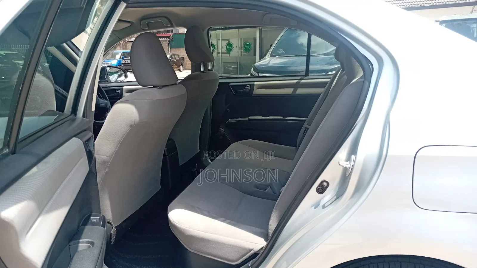 Toyota Axio 1.5 Hybrid 2WD 2014 Silver