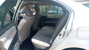 Toyota Axio 1.5 Hybrid 2WD 2014 Silver