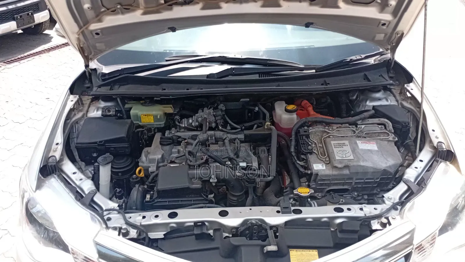Toyota Axio 1.5 Hybrid 2WD 2014 Silver