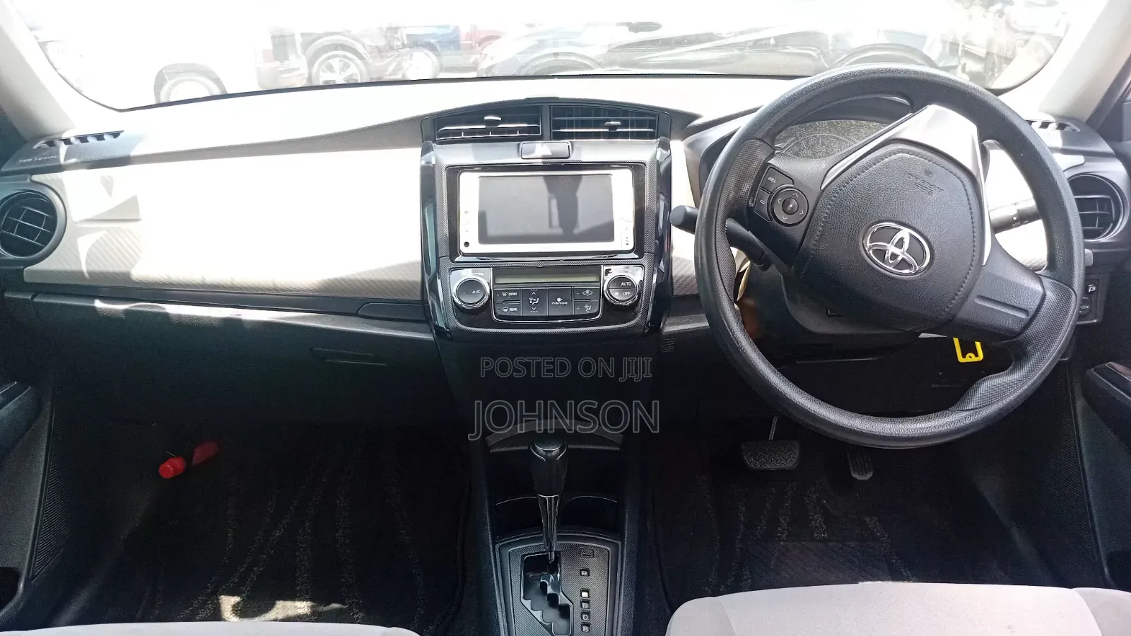 Toyota Axio 1.5 Hybrid 2WD 2014 Silver