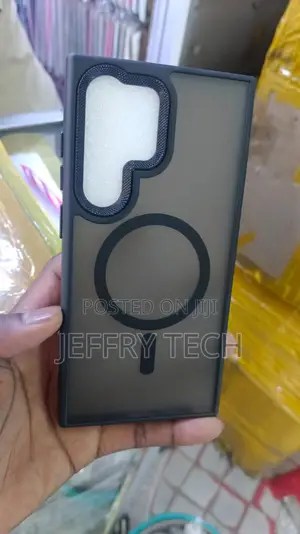 Pinkmagnetic Protective Phone Case for the Samsung Galaxy S22 Ultra