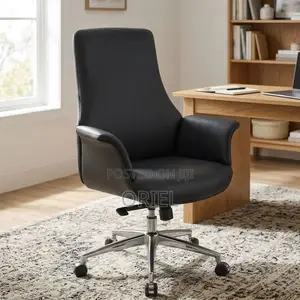High-Back Leather Office Chair – Modern Executive Desk Seating