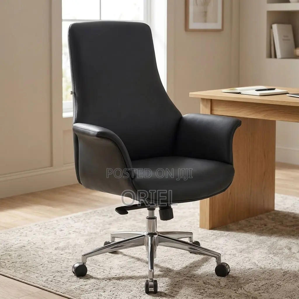 High-Back Leather Office Chair – Modern Executive Desk Seating