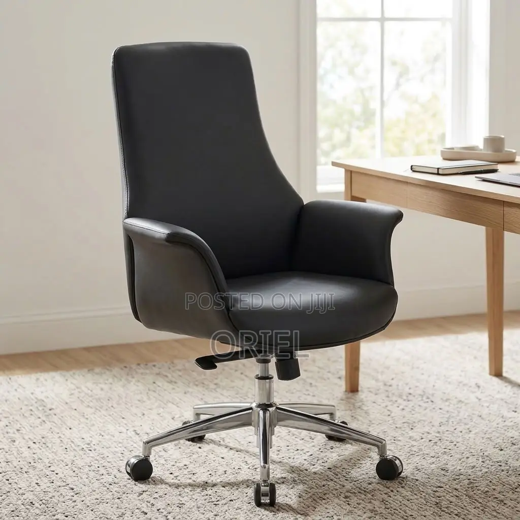 High-Back Leather Office Chair – Modern Executive Desk Seating
