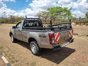Isuzu D-MAX 2022 Gold