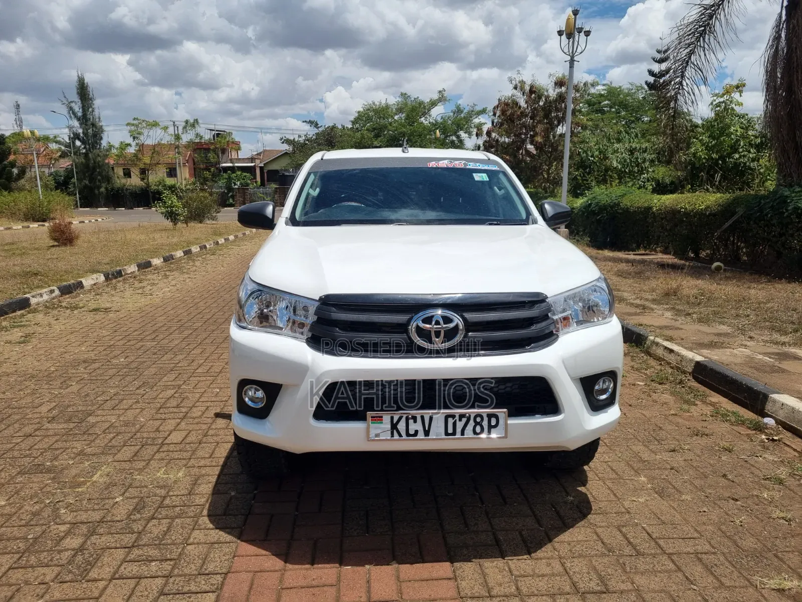 Toyota Hilux 2018 White