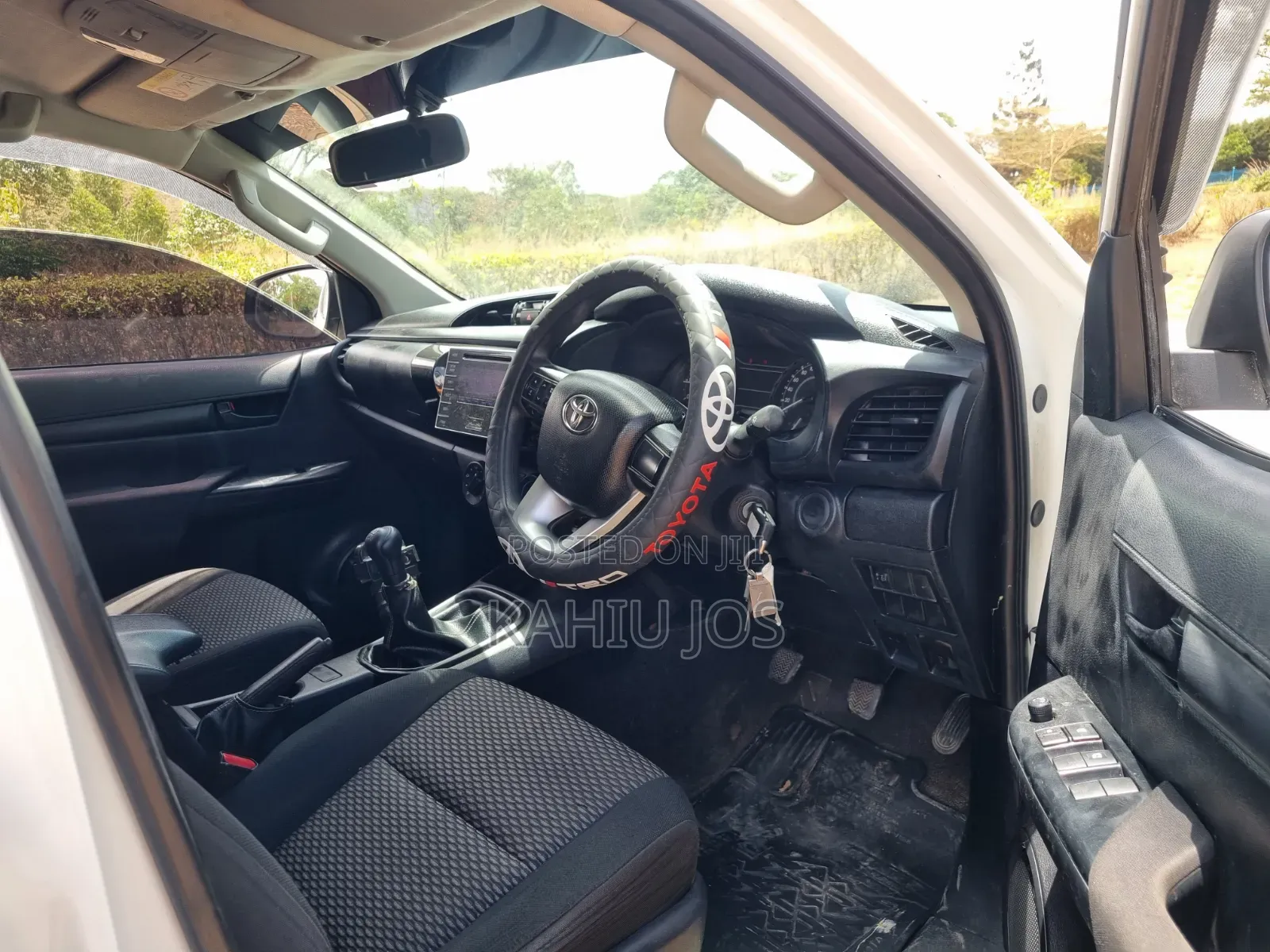 Toyota Hilux 2018 White
