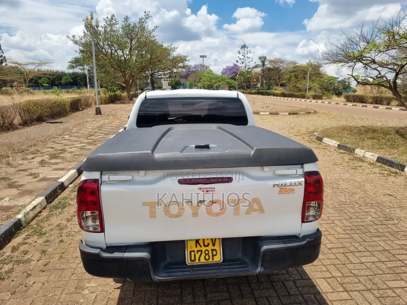 Toyota Hilux 2018 White