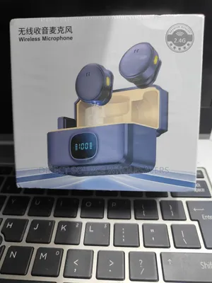 Q8 Wireless Lavalier Microphone for Phone Recording