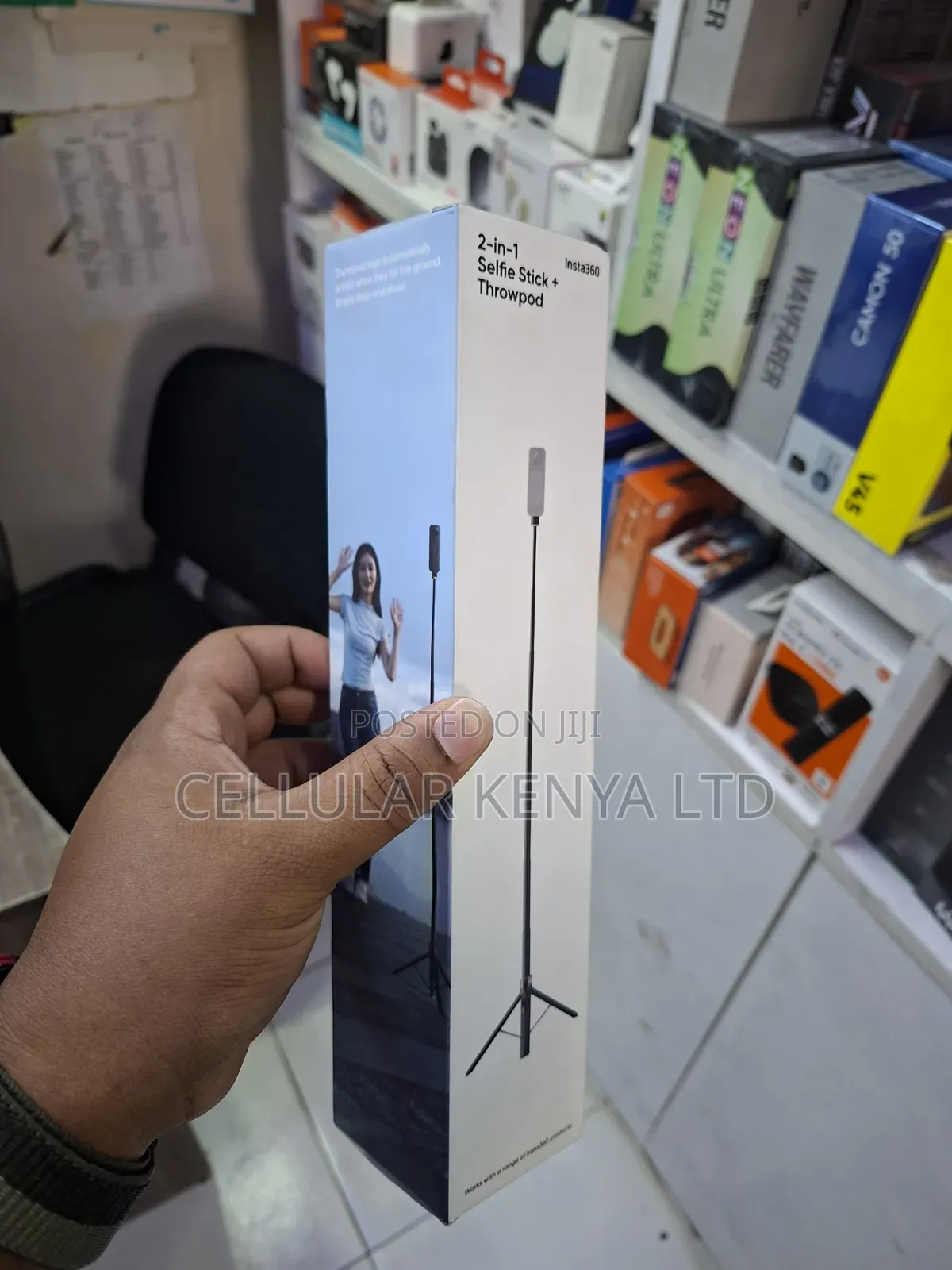 Insta360 2 in 1 Selfie Stick + Throwpod