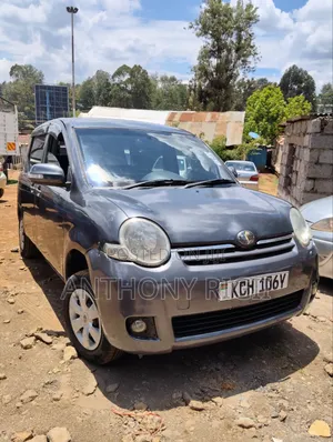 Toyota Sienta 1.5 FWD 2010 Gray