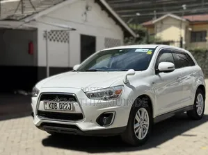 Mitsubishi RVR 2013 White