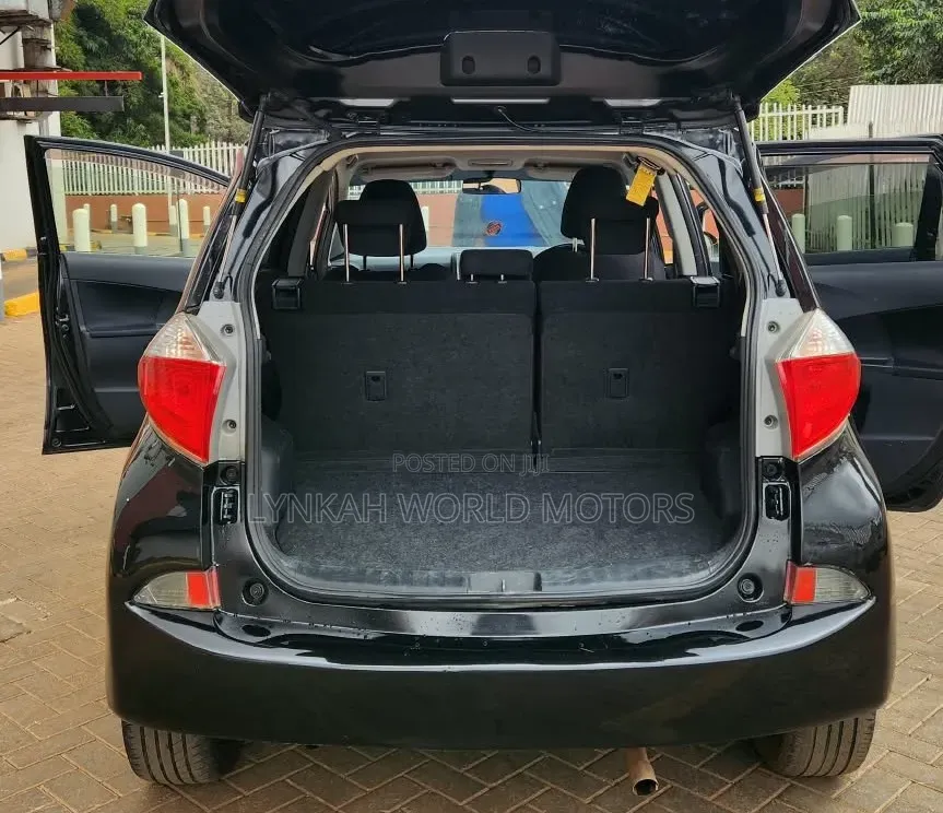 Toyota Ractis 2012 Black
