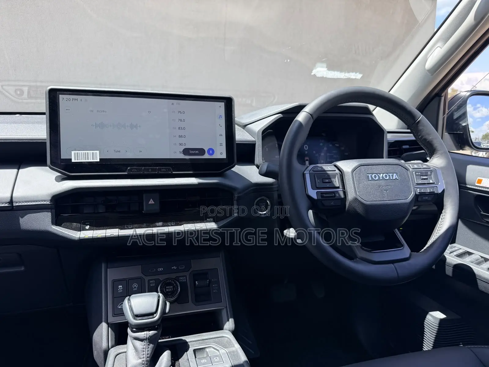 Toyota Hilux 2026 Black