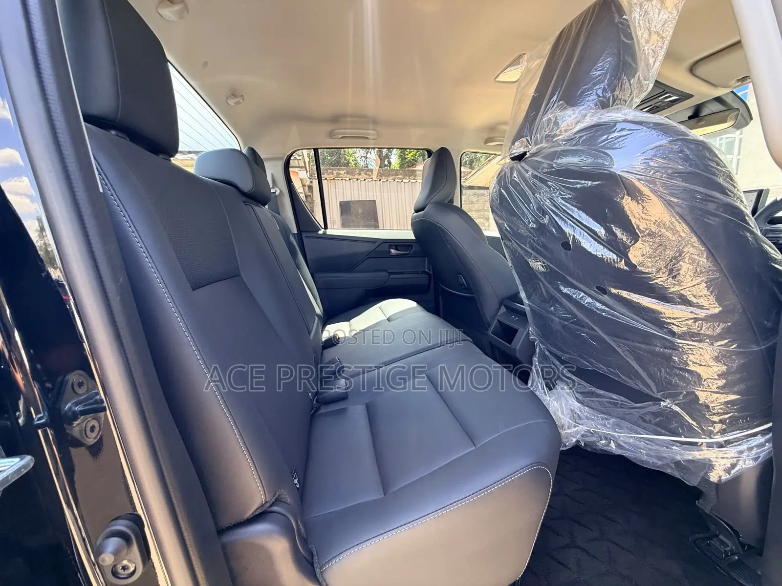 Toyota Hilux 2026 Black