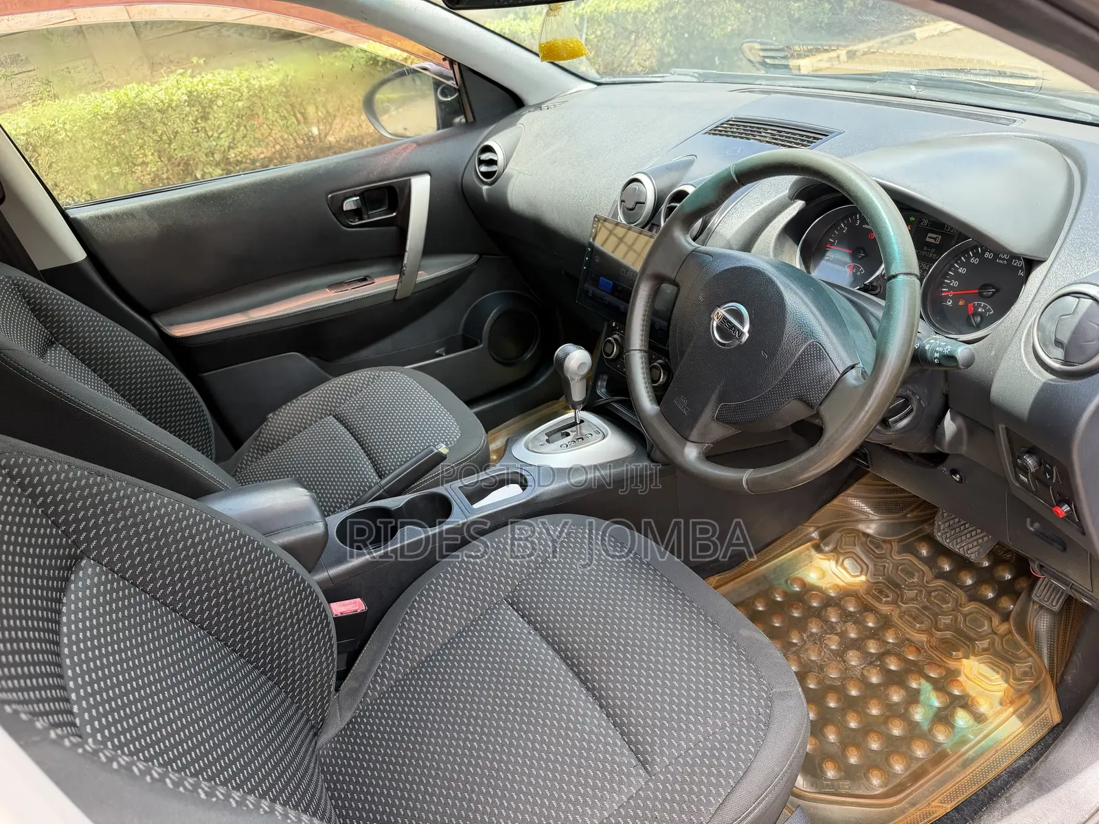Nissan Dualis 2012 Black