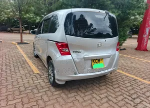 Honda Freed 2010 Silver