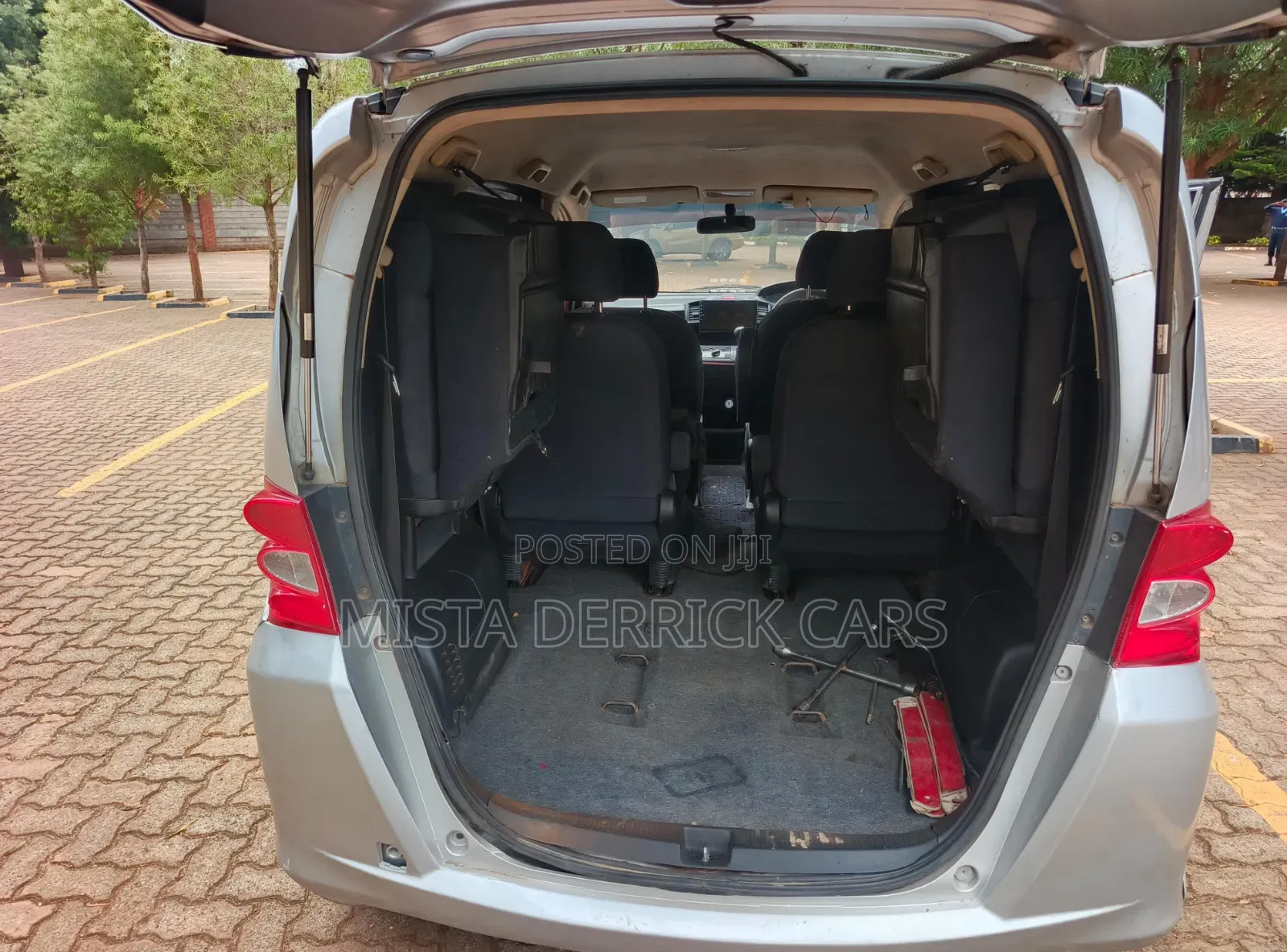 Honda Freed 2010 Silver