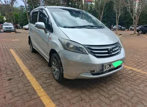 Honda Freed 2010 Silver