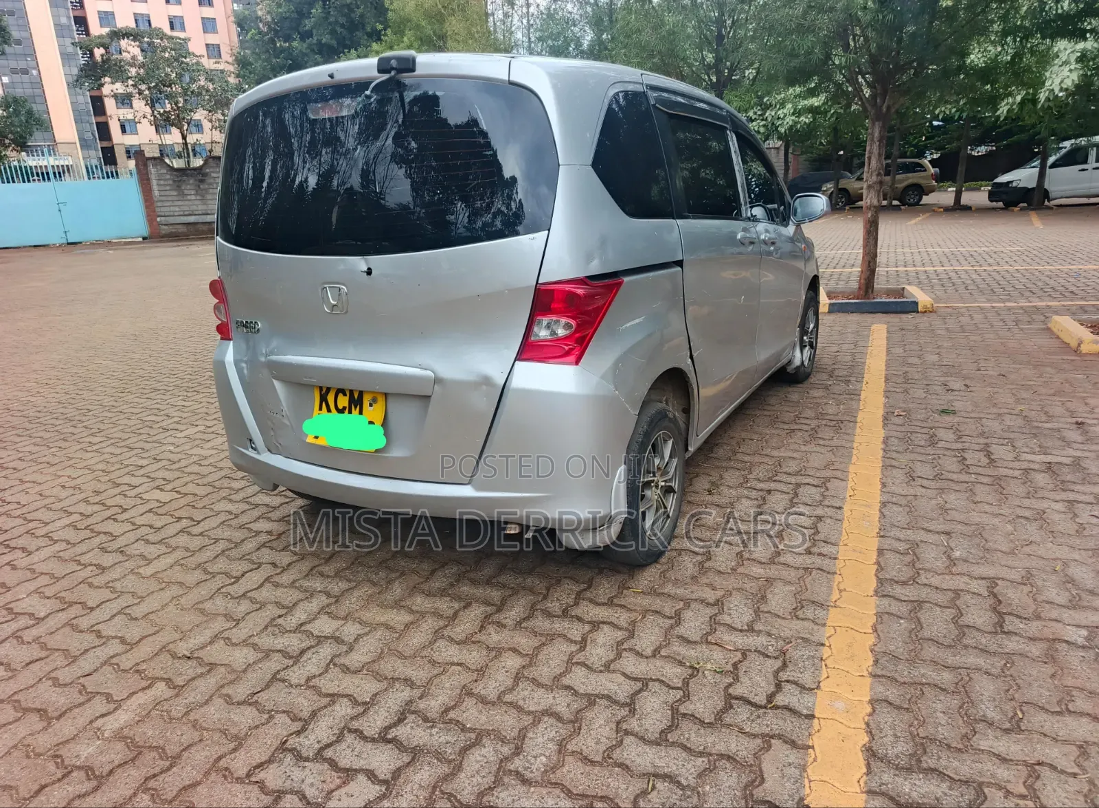 Honda Freed 2010 Silver