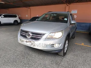 Volkswagen Tiguan SE 4Motion 2010 Silver