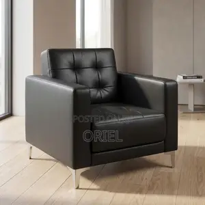 Single-Seater Leather Sofa – Compact Seating for Small Spaces