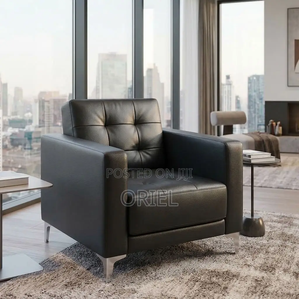 Single-Seater Leather Sofa – Compact Seating for Small Spaces