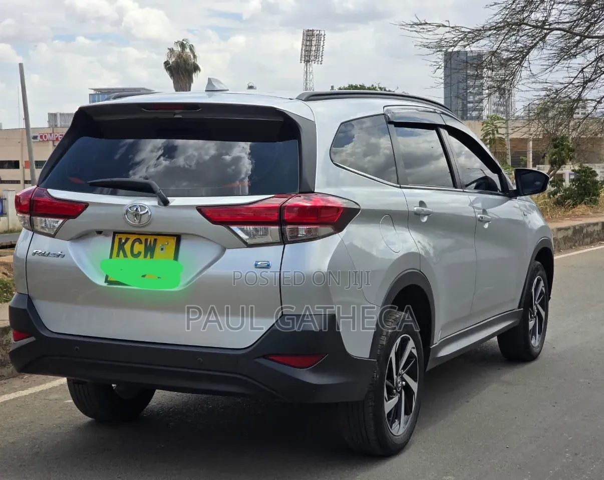 Toyota Rush 2019 Silver