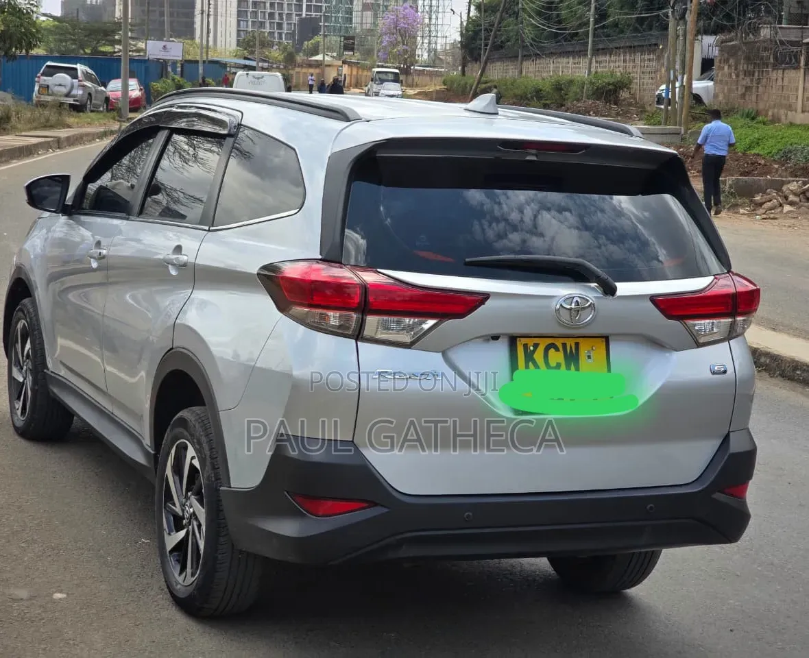Toyota Rush 2019 Silver