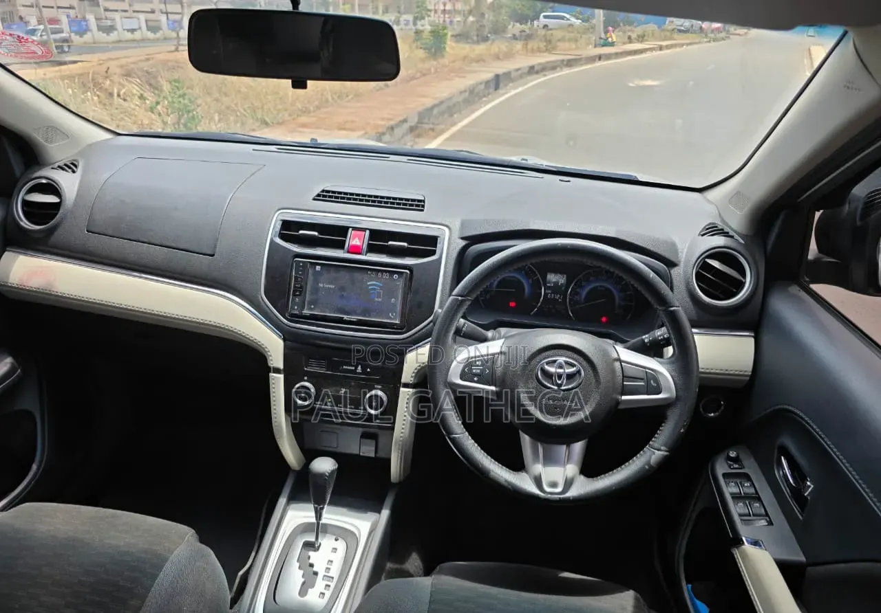 Toyota Rush 2019 Silver