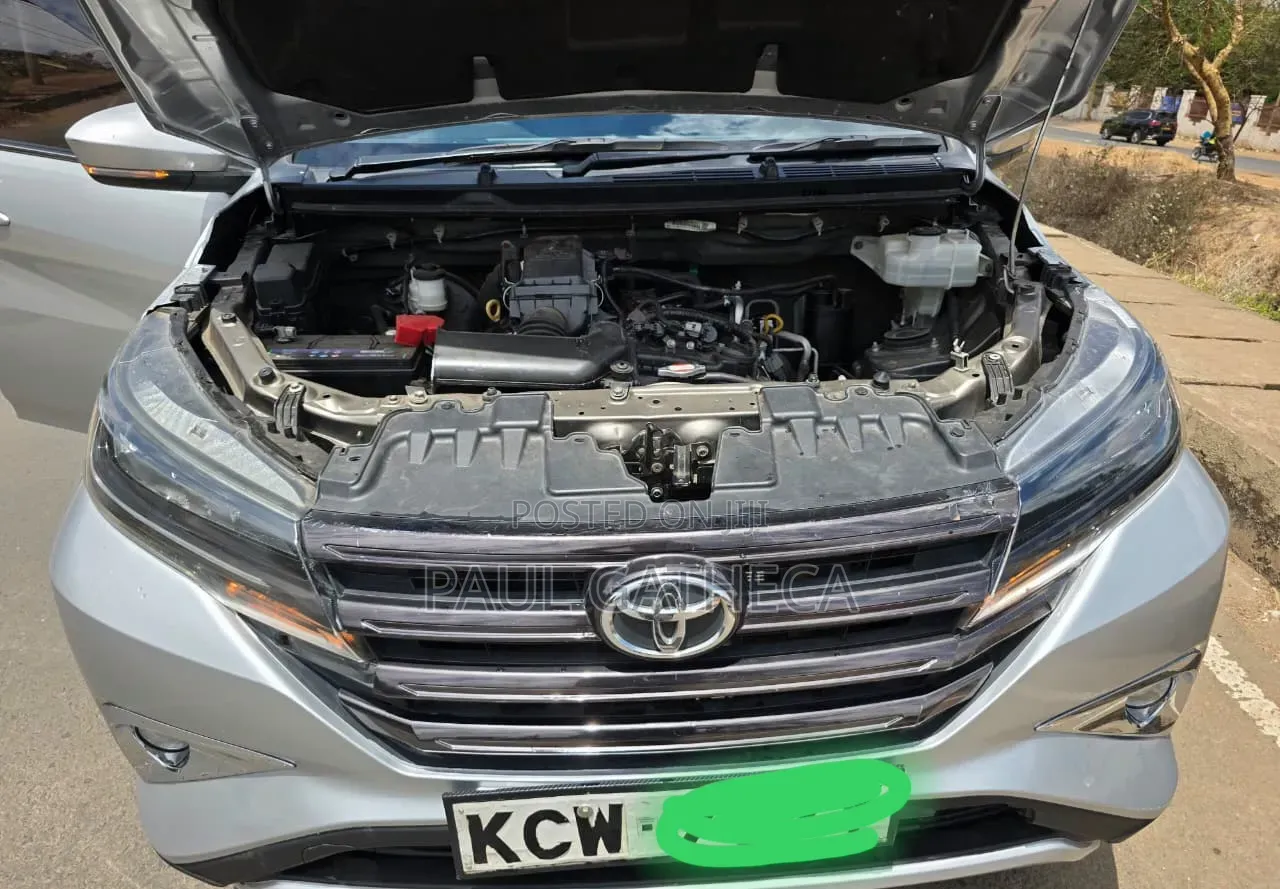 Toyota Rush 2019 Silver