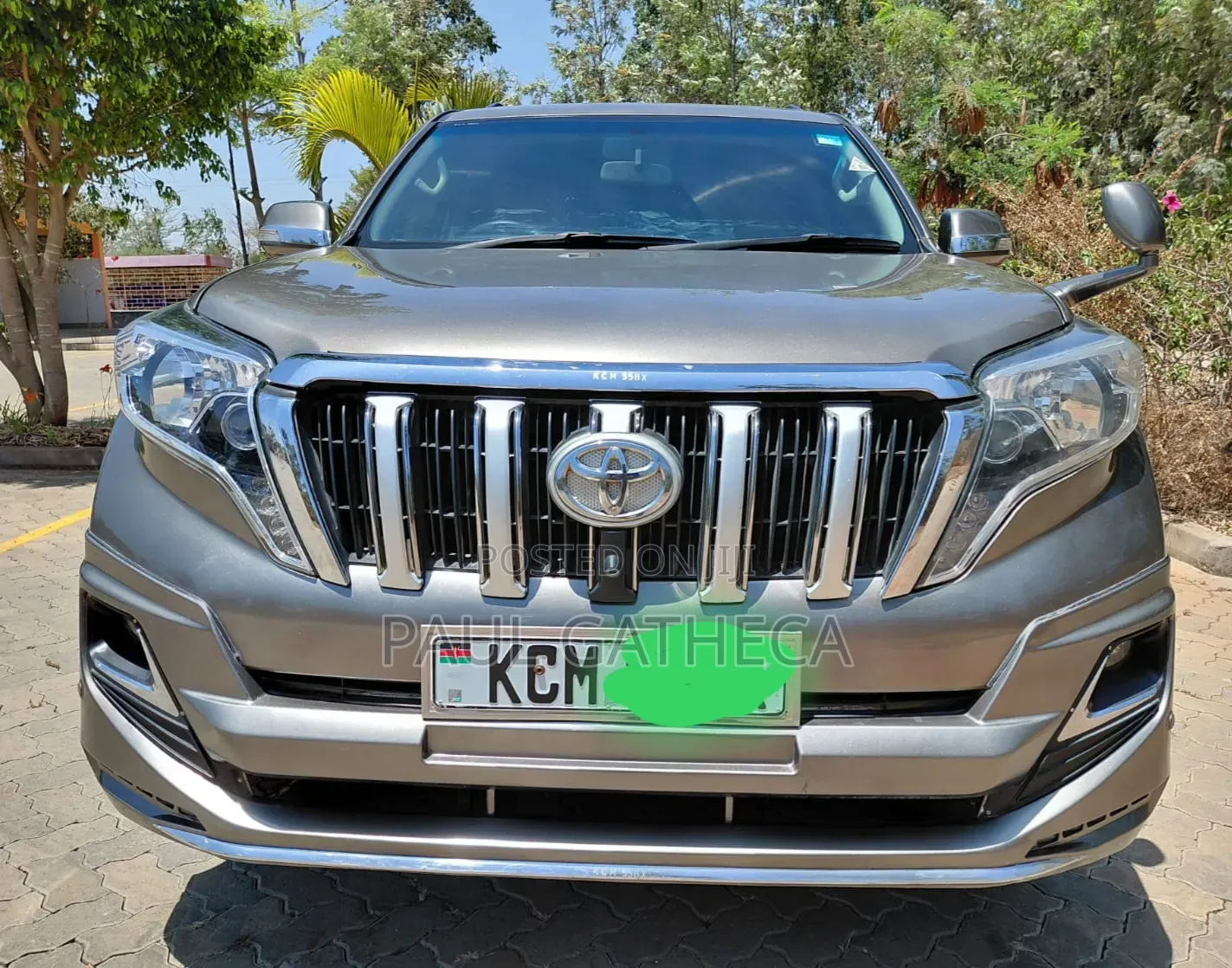 Toyota Land Cruiser Prado 2010 Gold