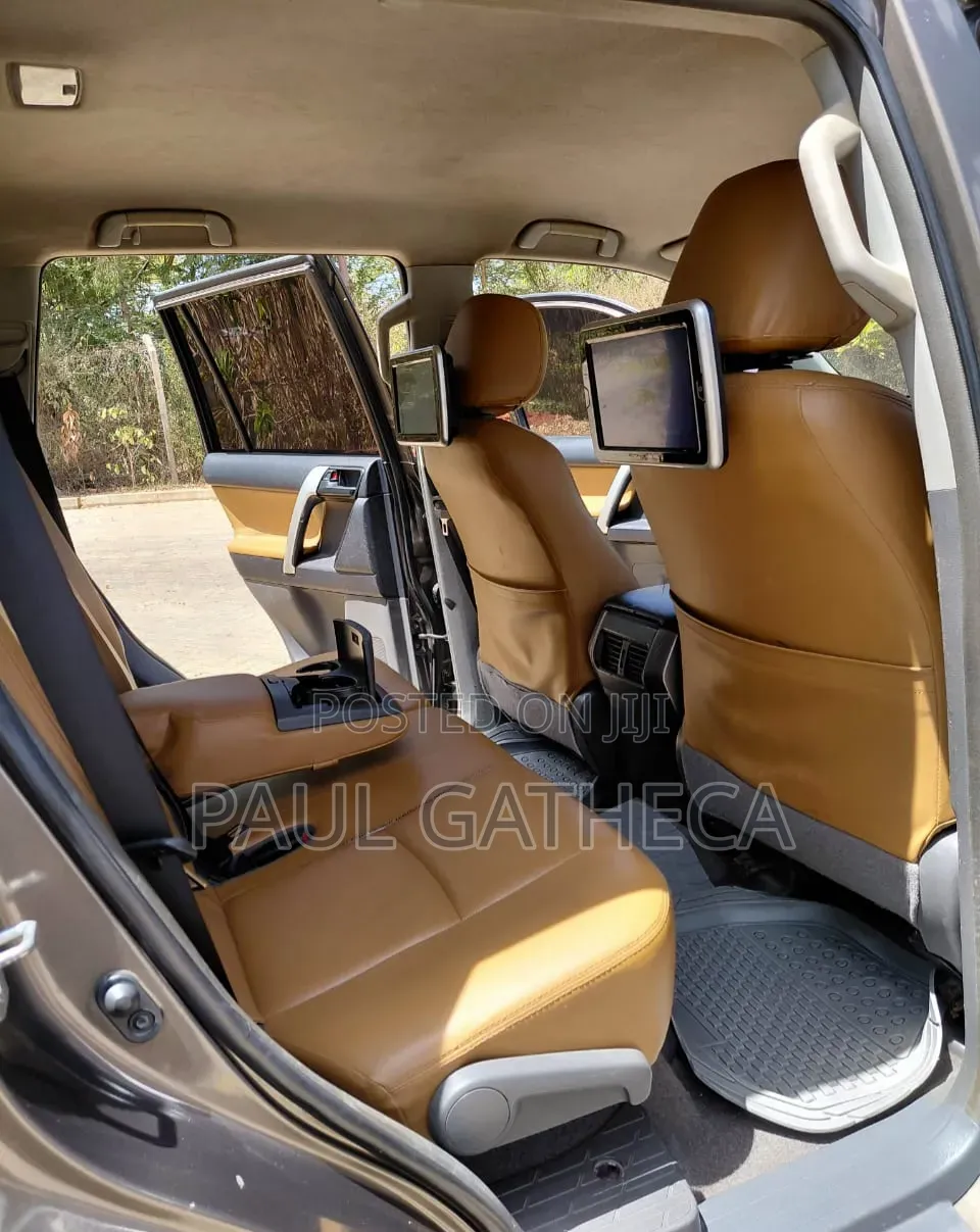 Toyota Land Cruiser Prado 2010 Gold