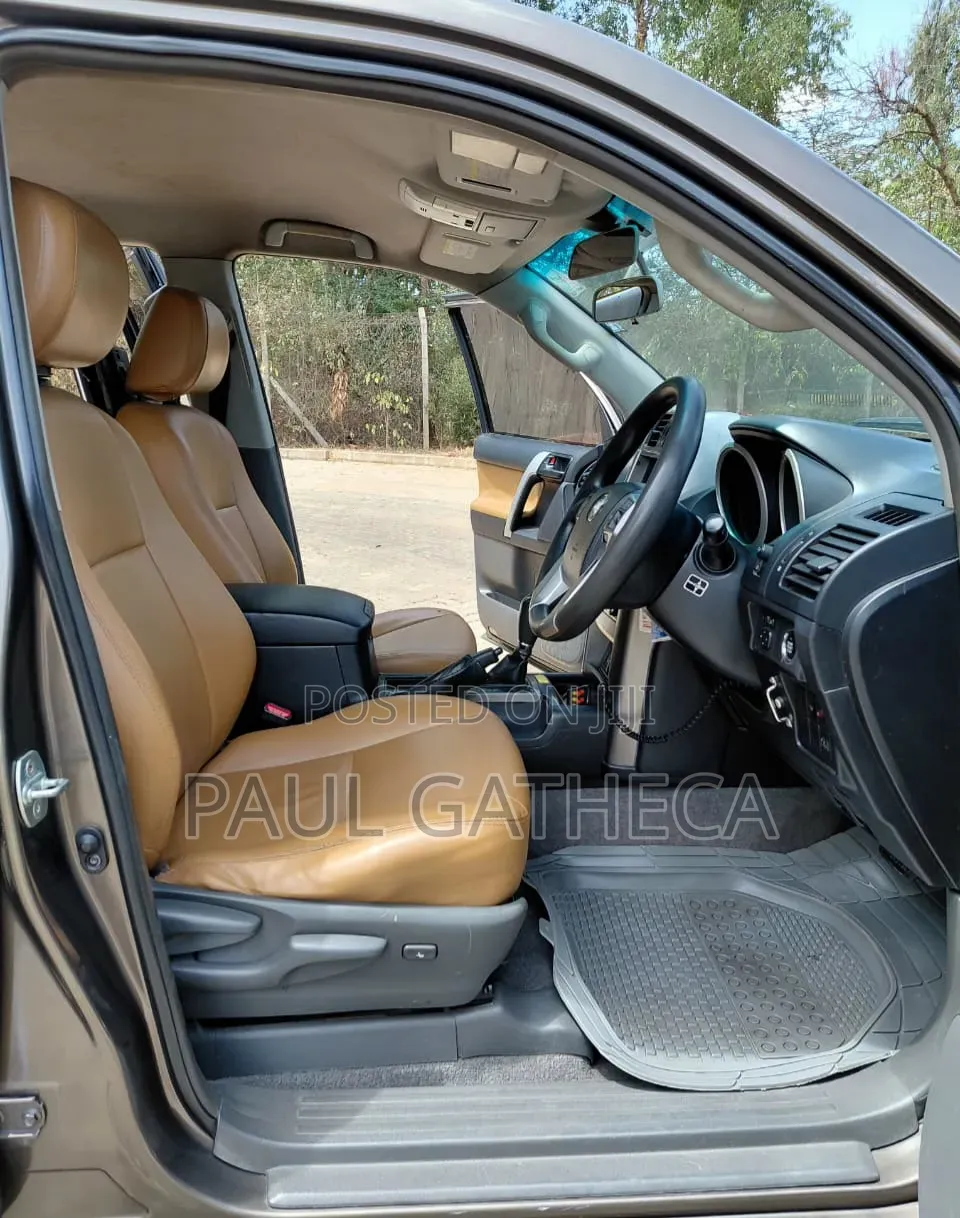 Toyota Land Cruiser Prado 2010 Gold